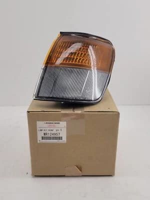 Lamp Kit Front | OE MR124957 | Mitsubishi | Lighting Systems